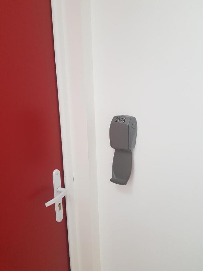 11 - Tres Joli 2 Pieces Tout Equipe Pour 1 A 5 Personnes, Vue Sur Parc Arbore, Parking Privatif Gratuit, Grand Fourgon Possible, Tout Le Linge De Maison Est Fourni Razac-sur-l'Isle Luaran gambar