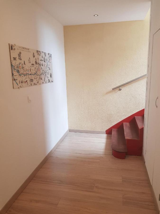 11 - Tres Joli 2 Pieces Tout Equipe Pour 1 A 5 Personnes, Vue Sur Parc Arbore, Parking Privatif Gratuit, Grand Fourgon Possible, Tout Le Linge De Maison Est Fourni Razac-sur-l'Isle Luaran gambar