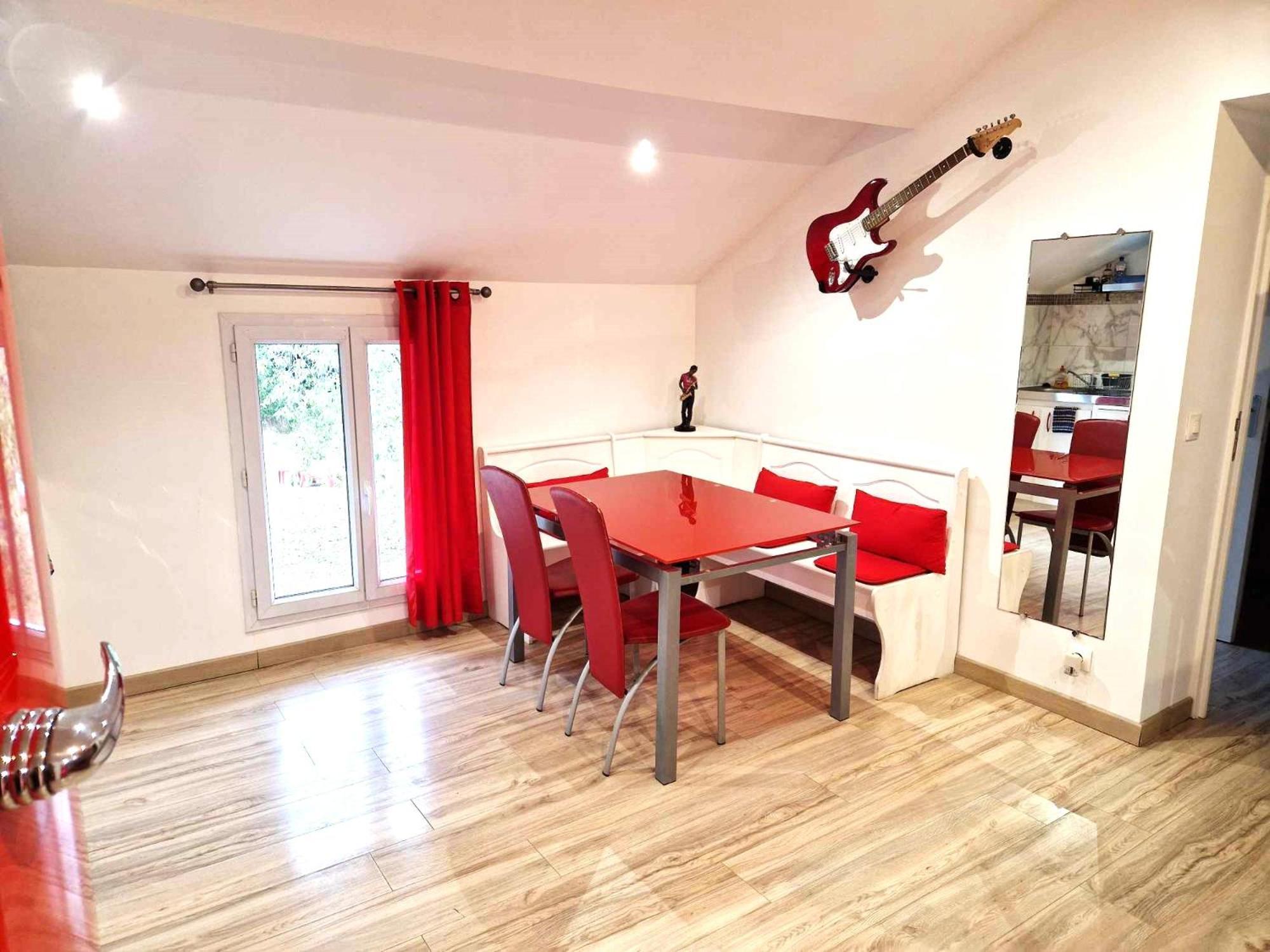 11 - Tres Joli 2 Pieces Tout Equipe Pour 1 A 5 Personnes, Vue Sur Parc Arbore, Parking Privatif Gratuit, Grand Fourgon Possible, Tout Le Linge De Maison Est Fourni Razac-sur-l'Isle Luaran gambar